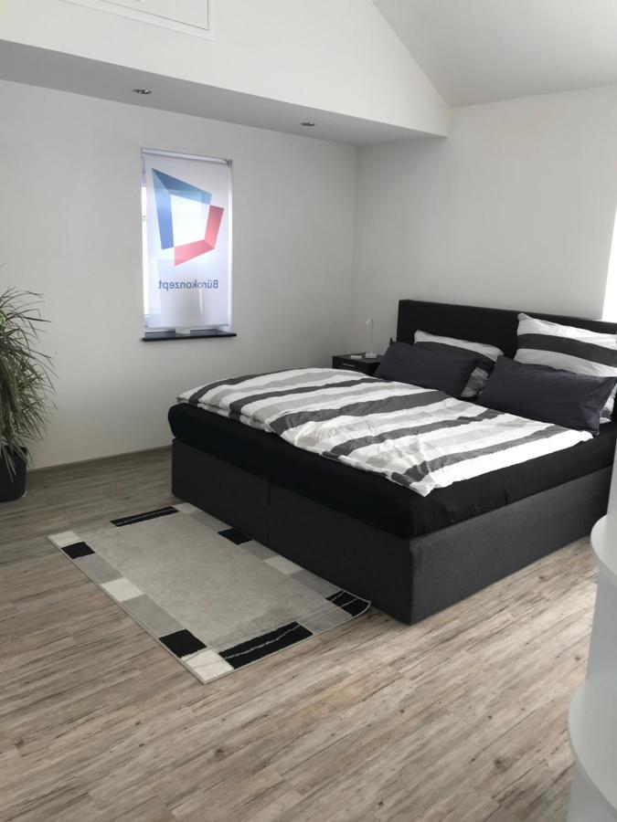 Jeannette Apartment *